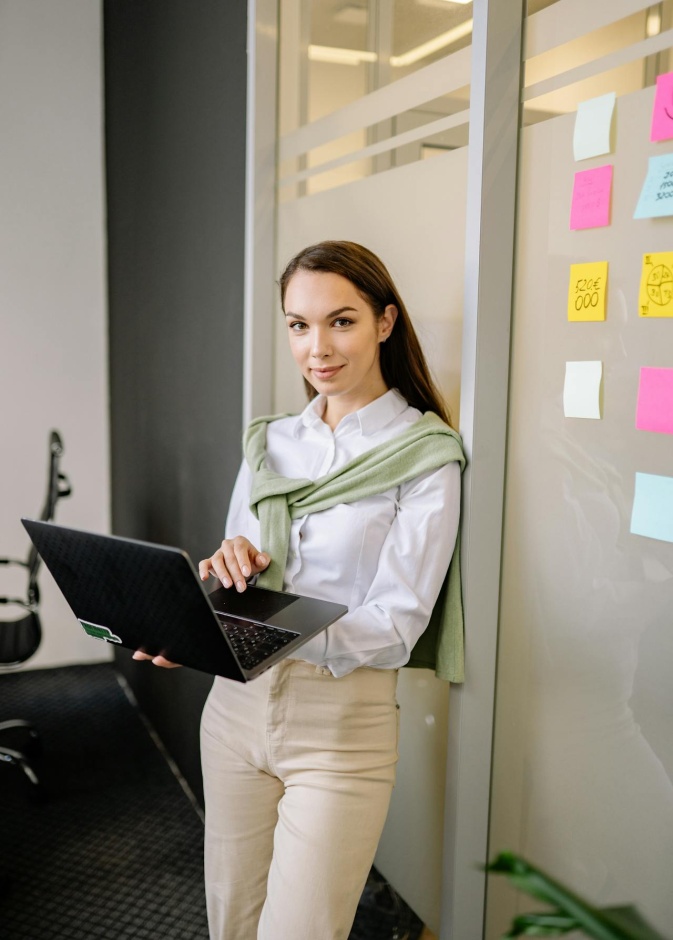 خطوات واستراتيجيات عملية تبني شخصيتكِ الرقمية المتطورة بنجاح.. اعتمديها