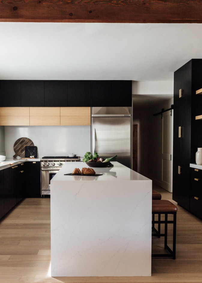 لجعل المطبخ أكثر إشراقًا، هناك العديد من الأفكار الفعالة التي يمكن اعتمادها