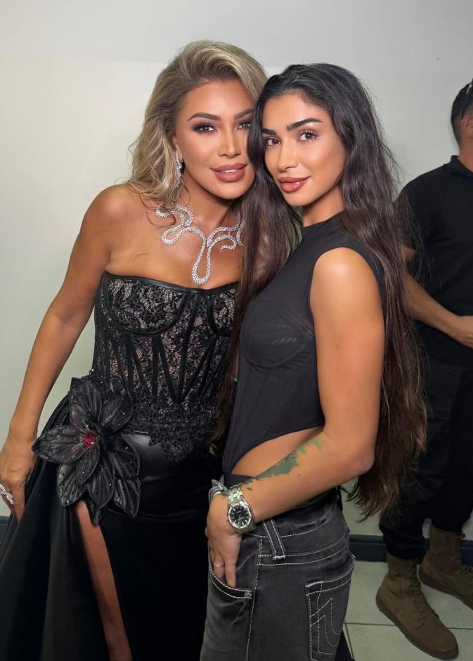 نوال الزغبي ترتدي تصاميم ابنتها تيا ديب