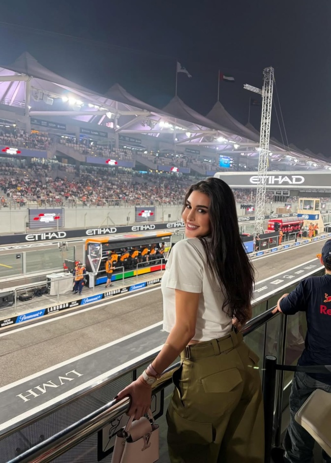 ياسمين صبري في سباق الفورمولا 1 بأبوظبي 2025