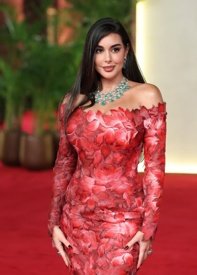 إطلالات الجمال للنجمات العرب في حفل افتتاح مهرجان البحر الأحمر السينمائي 2025