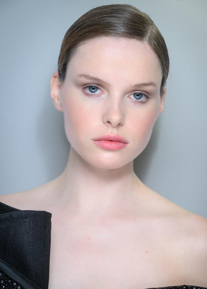 اسرار الجبهة المشدودة