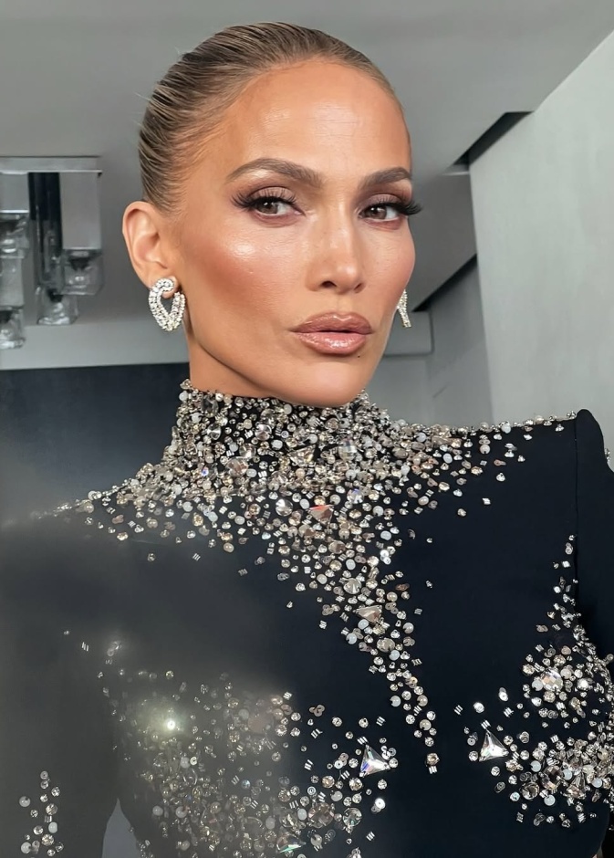 جينيفر لوبيز بتقنية الـBlonzing