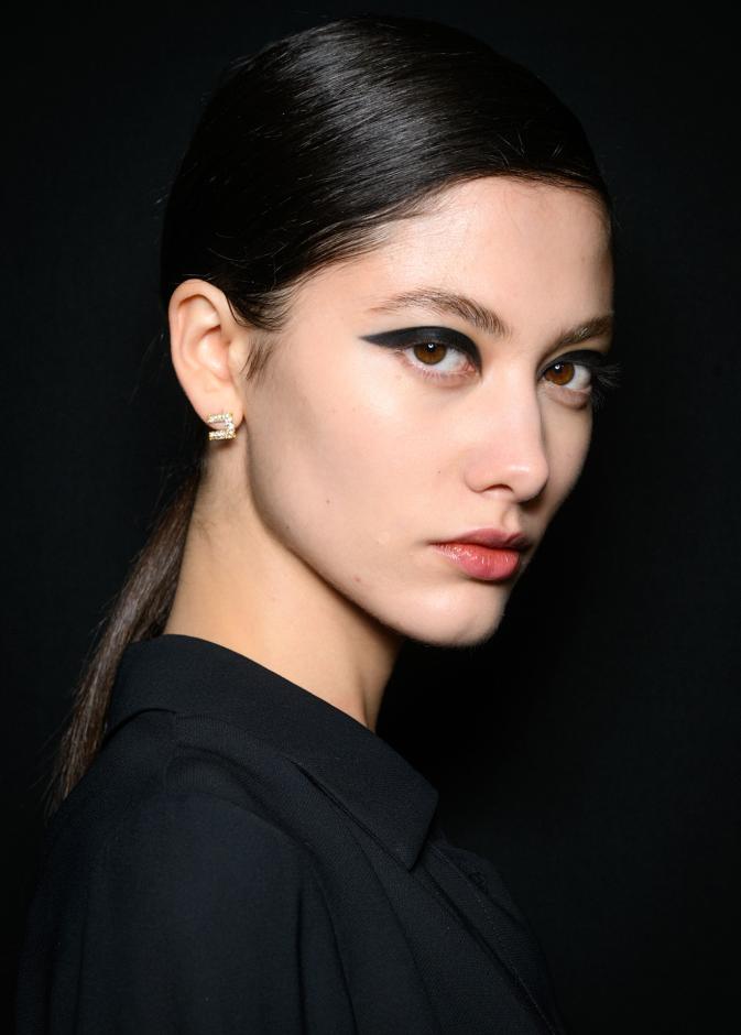 طوط الكحل الكريمية على الجفون من دار Elisabetta Franch