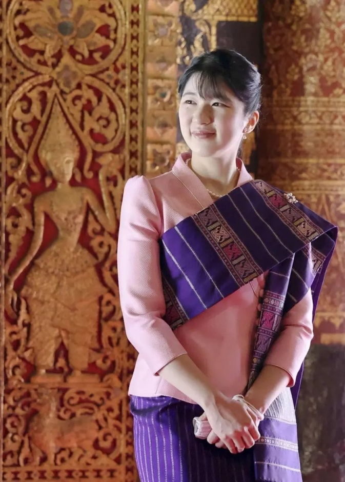 تغيير الدستور الإمبراطوري وتنصيب الأميرة أيكو