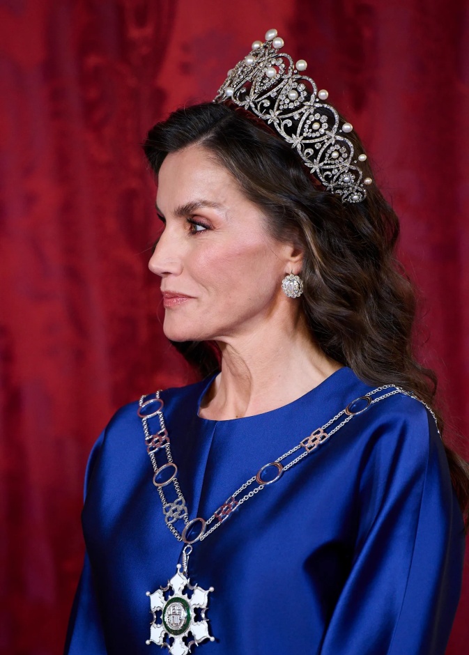 تعرفي على سلاح الملكة ليتيزيا السري لبشرة نضرة