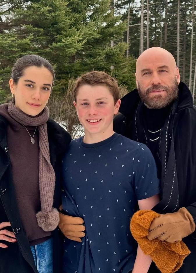 اسرة جون ترافولتا 