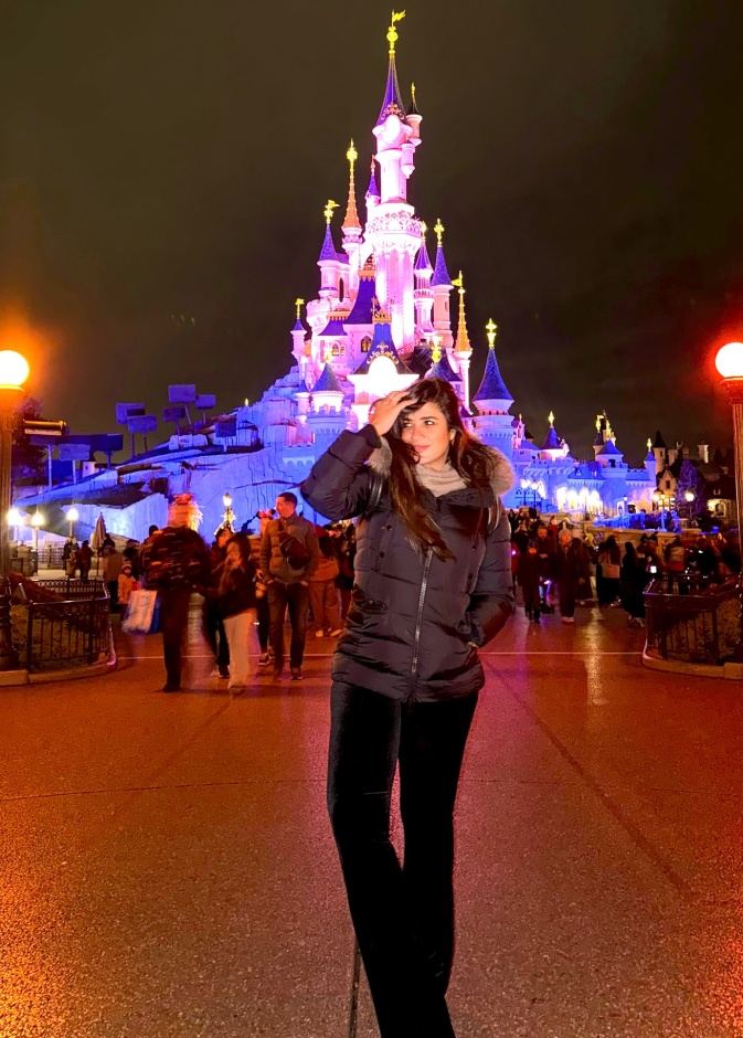 ياسمين عبد العزيز 