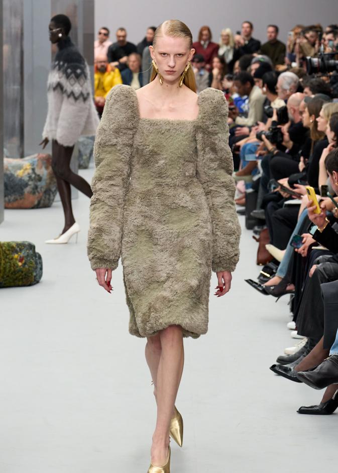 خامات الـ Teddy-Bear الملمس الأكثر رواجاً في شتاء 2026