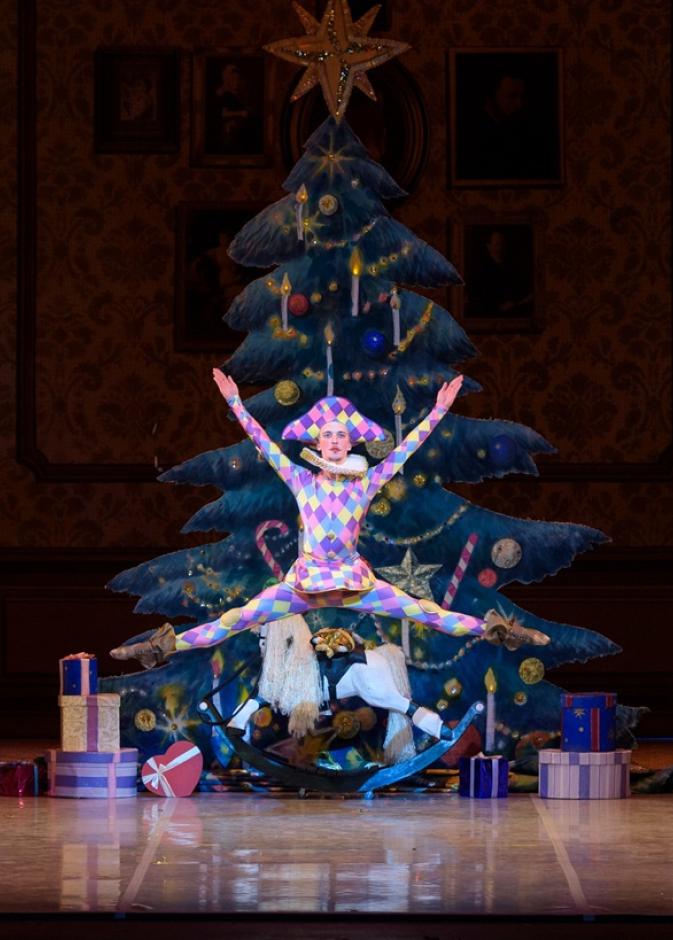 "كسارة البندق".. تجربة فنية لاحتفالات مناسبات نهاية العام تنتظركم في دبي 