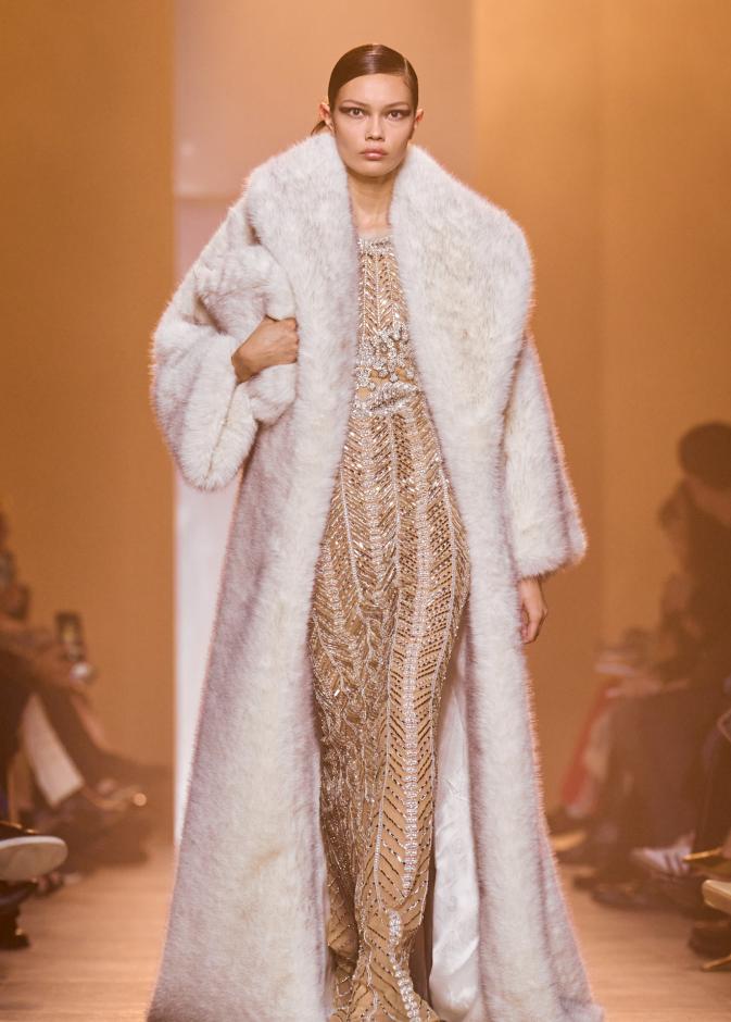 اطلالة من Elie Saab