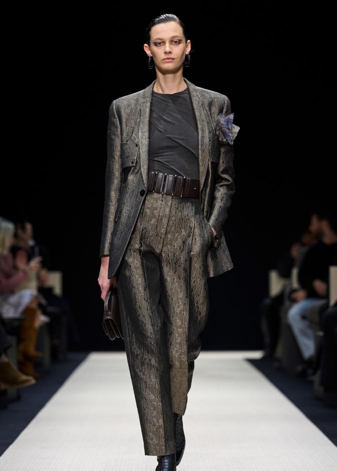 البدل الرسمية في موسم الأعياد بأسلوب Giorgio Armani