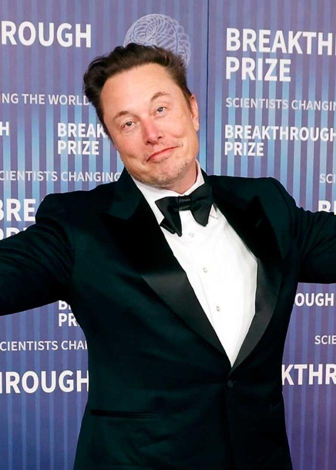 إيلون ماسك يحقق رقمًا قياسًا ويقترب من لقب "تريليونير"