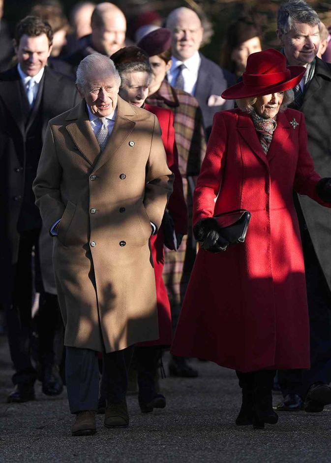 الملكة كاميلا والأميرة آن "معًا"بجانب الملك تشارلز