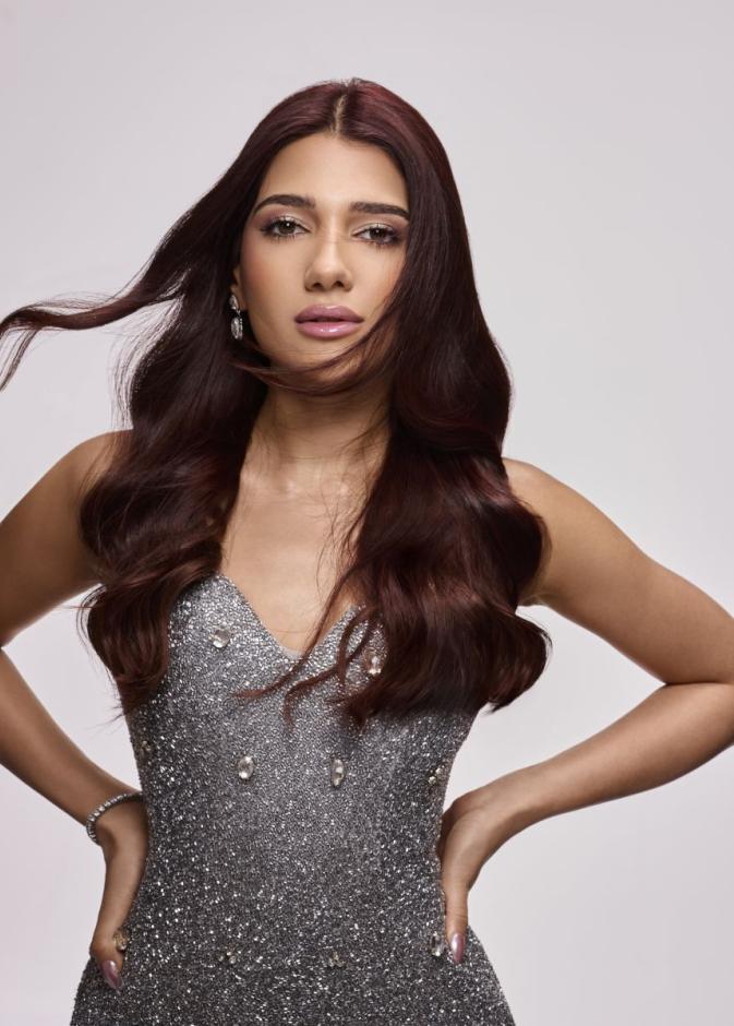 Narins Beauty تطلق ملمّع الشفاه الجديد AURA بتأثير التبريد ولمعان الألماس