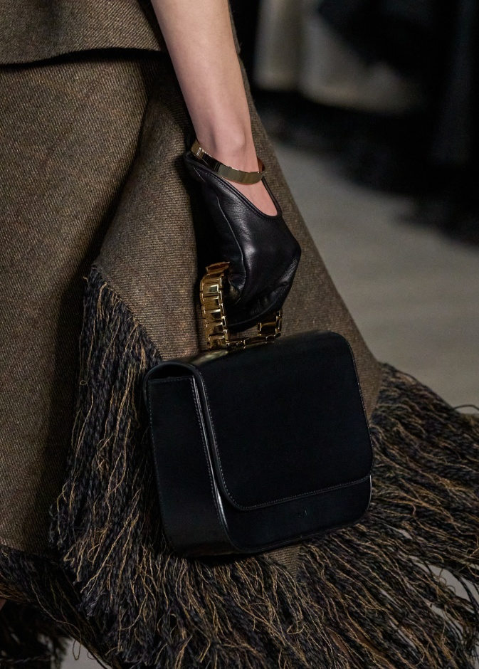 قفازات Sacai الجلدية 