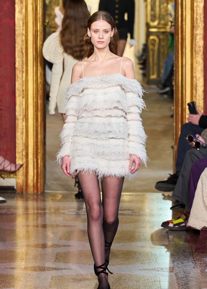 تنسيق اللّون الأبيض في موسم الأعياج بأسلوب Tiwnset