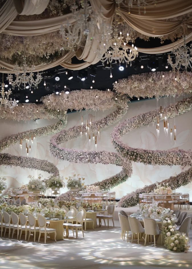 لوحة ألوان ديسمبر من تنظيم فادي فتوح