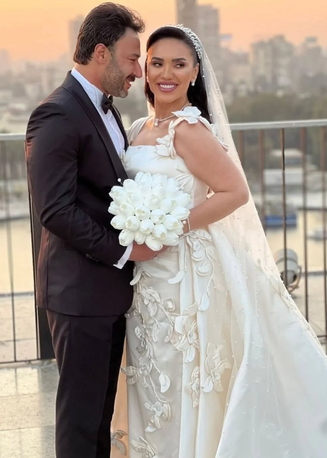 مي فاروق في يوم زفافها