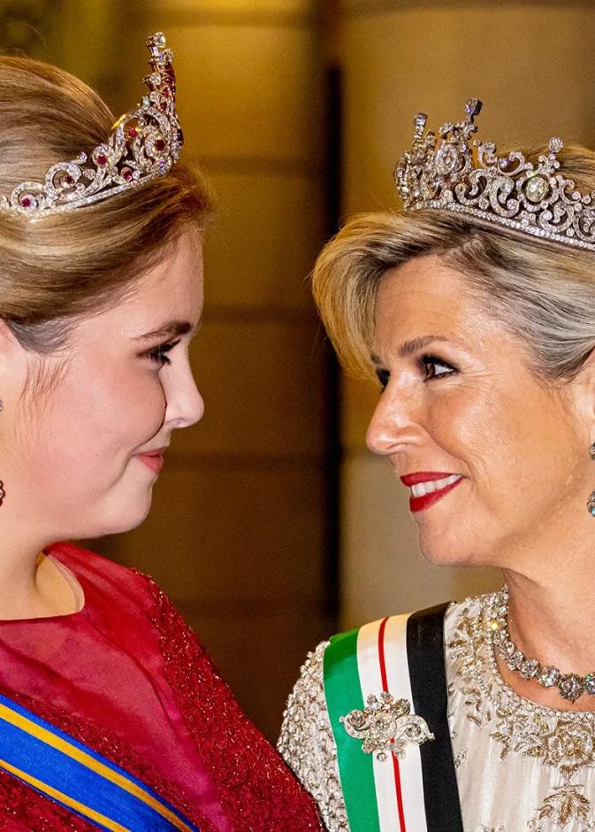 الأميرة كاتارينا أماليا تنافس والدتها الملكة ماكسيما في براعة التيجان المليكة