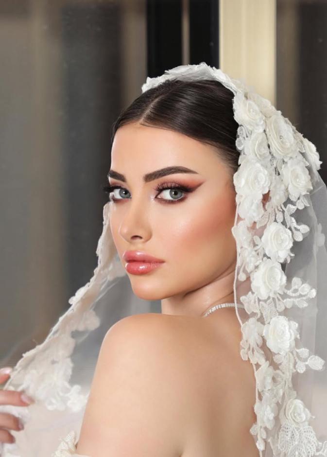 اطلالة عروس من خبيرة التجميل السعودية هند سعود