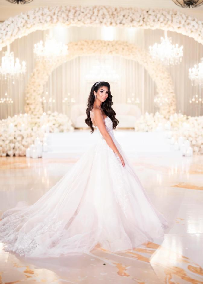 الأقواس خلفية مناسبة لإلتقاط الصور التذكارية