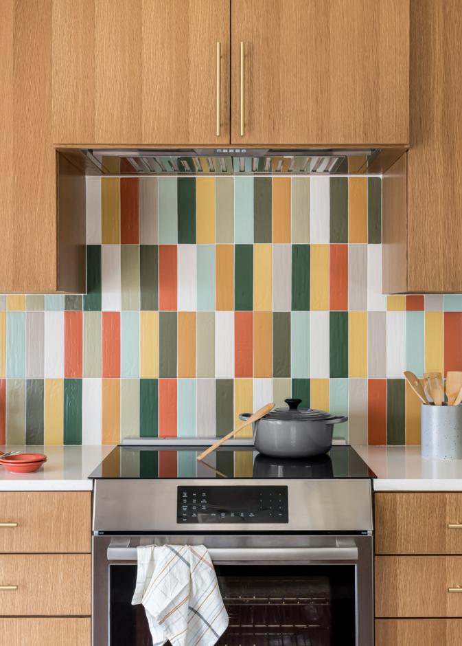 باكسبلاش مطبخ مصنوع من الحجر الطبيعي