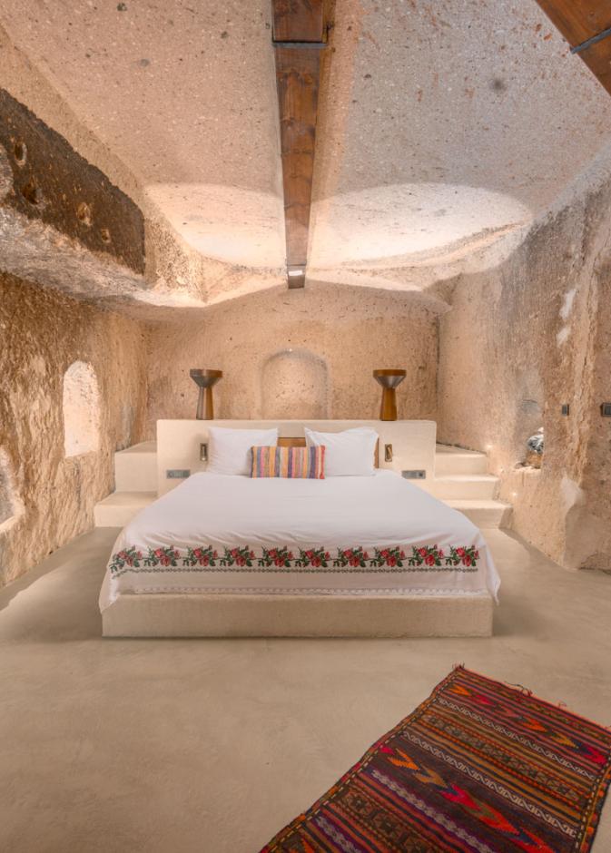 الجناح الكهفي الفاخر Deluxe Cave Suite