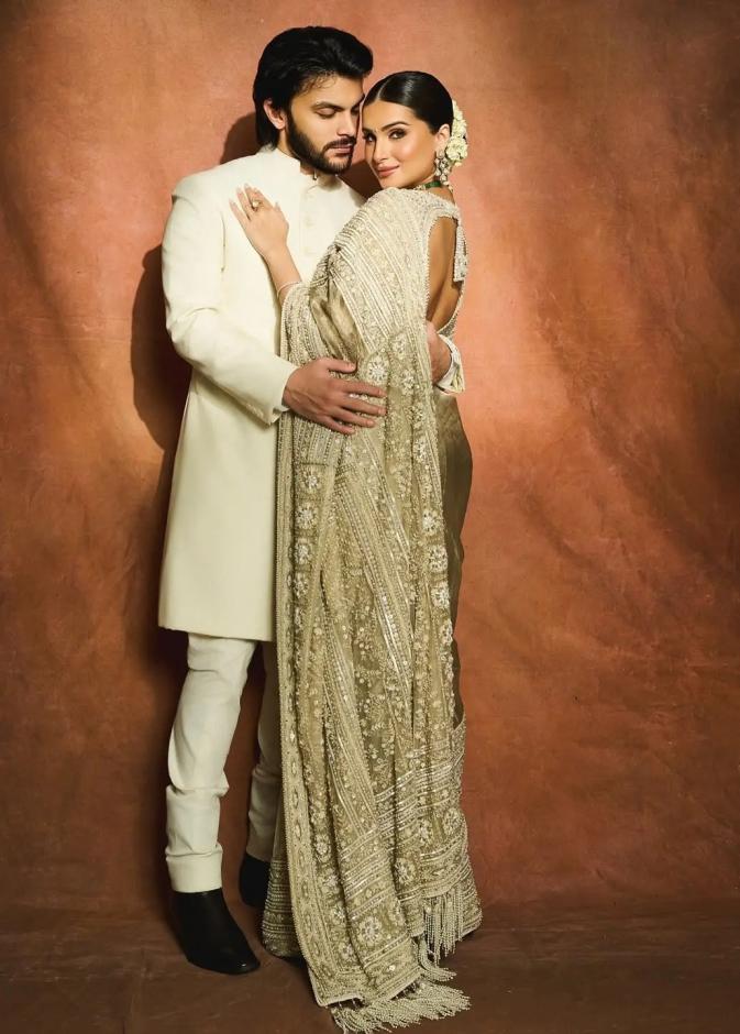 تارا سوتاريا Tara Sutaria وفير باهاريا Veer Pahariya