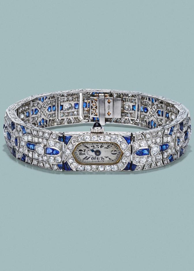 تحتفي Tiffany & Co  بعلاقتها الطويلة مع عالم الساعات الممتدة لعقود