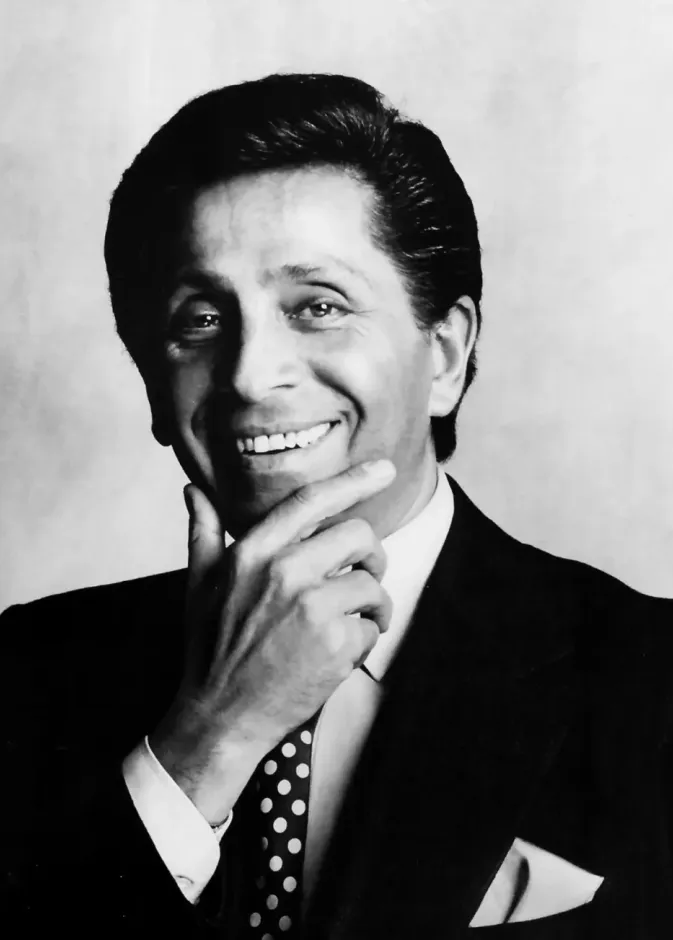 تفاصيل وفاة فالنتينو غارافاني أسطورة الموضة الإيطالية