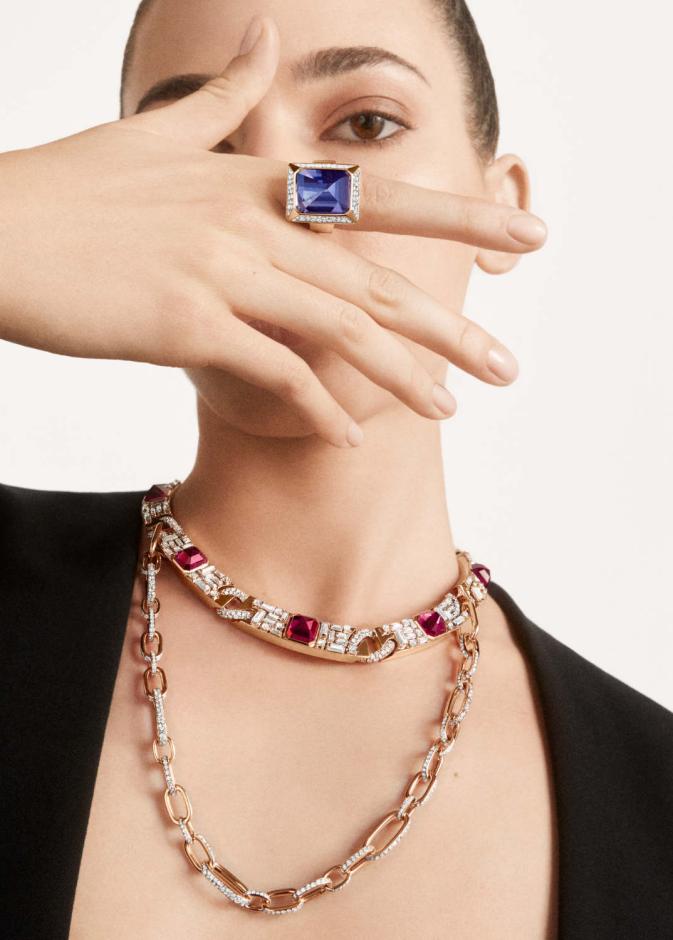 دليل الأحجار الكريمة معانيها، ألوانها، وقيمتها