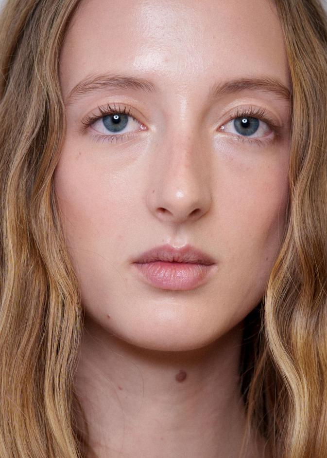 الأحماض الطبيعية: AHA/BHA خطوات فاخرة لتجديد البشرة كل أسبوع