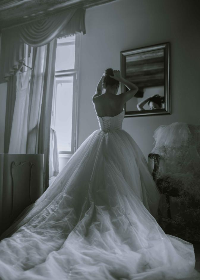 مرحلة تجهيز فستان الزفاف