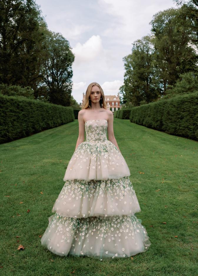 من عروض فساتين زفاف ساريه نوري لخريف 2026