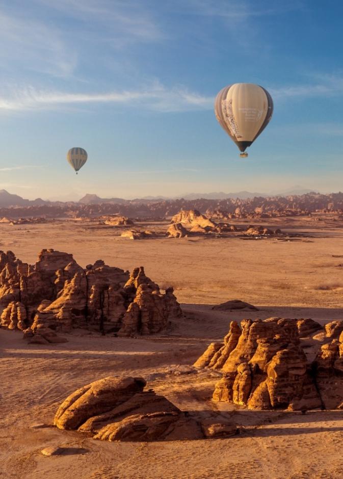 من السماء إلى النجوم… "هيرو إكسبيرينسز" ترسم رحلة حسّية في قلب العُلا