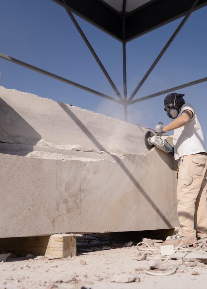 ملتقى طويق للنحت 2026 يُطلق برنامجًا ثقافيًا نابضًا بالحياة