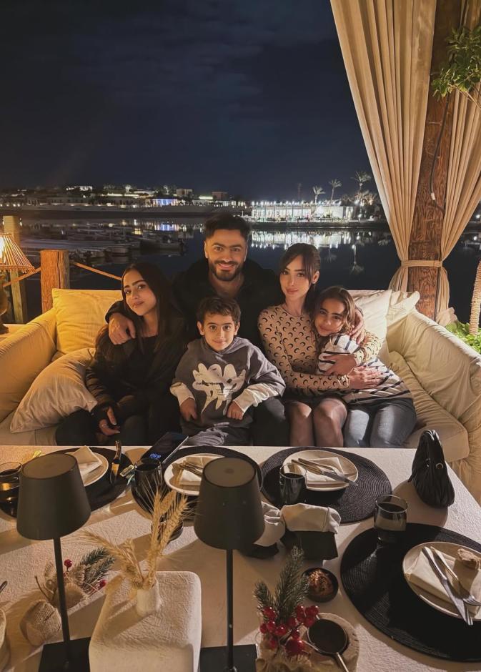 وحدة عائلة تامر حسني وبسمة بوسيل في كل الأزمات