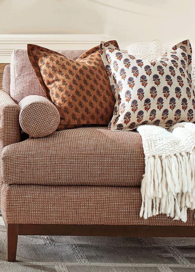 يبرز قماش التويد كأحد أبرز صيحات شتاء 2026