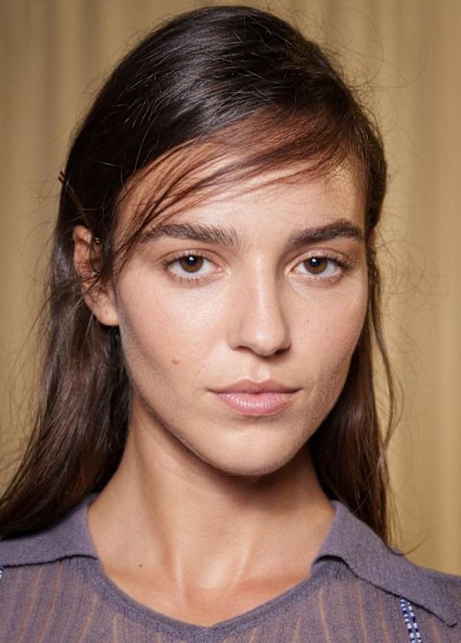  تأثير معجون الأسنان على حب الشباب