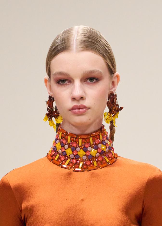  تسريحات الشعر المرفوع والمبلل من دار Michael Cinco