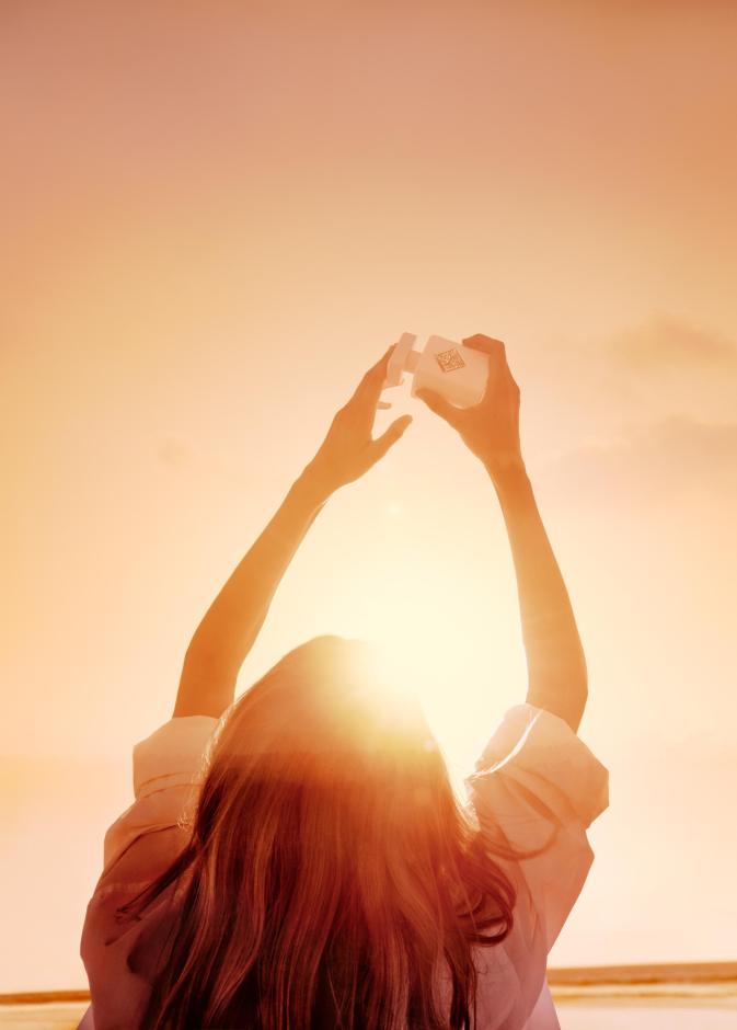 تقدم علامة العطور الفرنسية الفاخرة INITIO Parfums Privés العطر المميزLIFT ME UP المستوحى من الإشراقة الأخاذة لأشعة الشمس الذهبية.