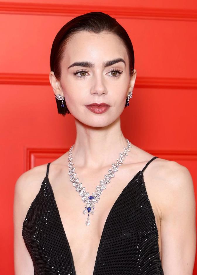 ليلي كولينز