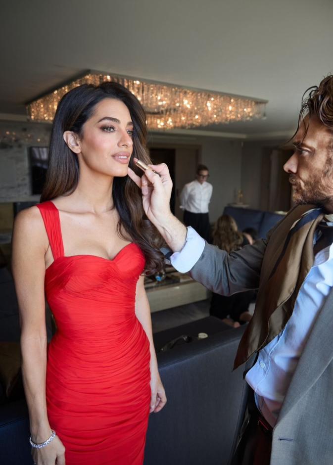 خبراء الجمال يكشفون كواليس إطلالات النجمات مع المستحضرات  لـ Golden Globes 2026