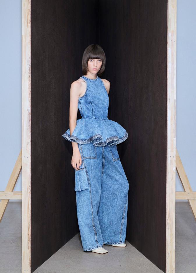 موضة الدنيم بأسلوب لم تشاهديه من قبل في الشتاء