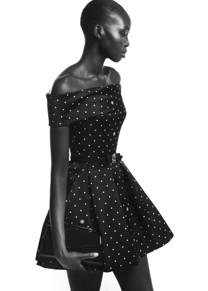 إطلالة من Elie Saab