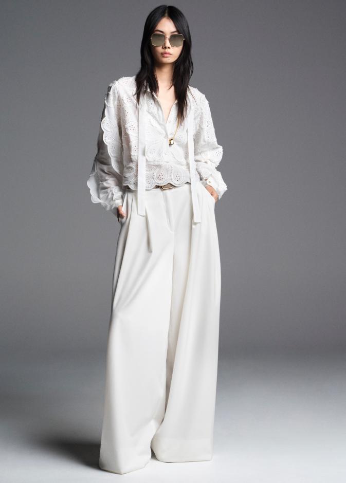 مجموعة ريزورت 2026 من إيلي صعب