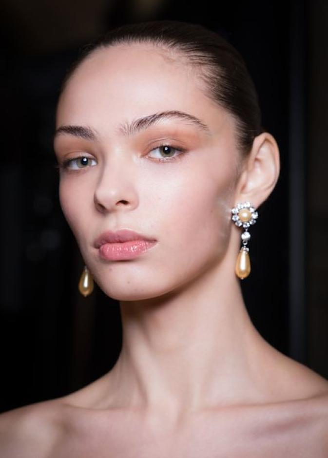 تقشير ذكي لبشرة متوازنة: مستحضرات أحدثت فرقًا من تجربتي