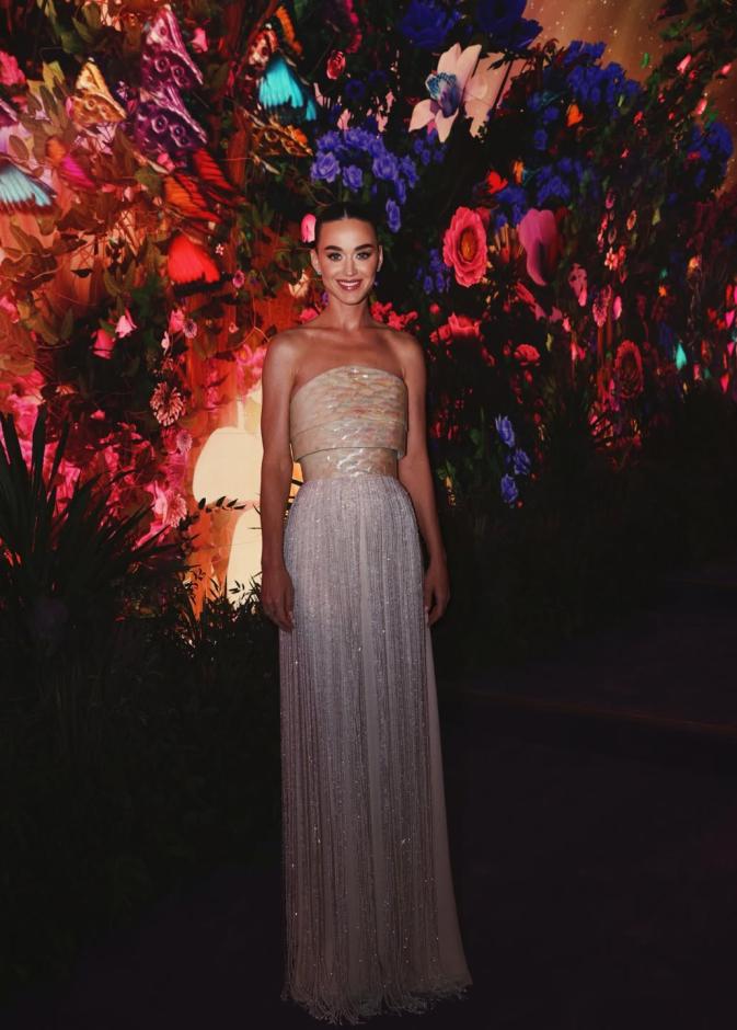 Katy Perry باطلالة من وعد العقيلي تصوير راني فواز