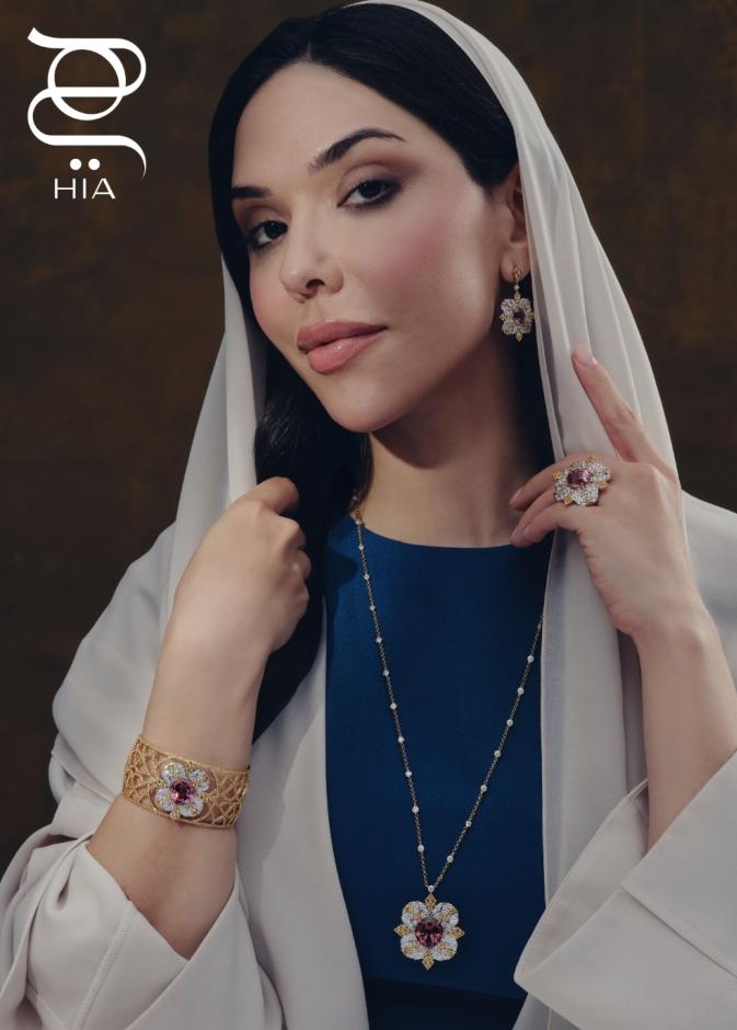 جلسة تصويرية خاصة مع دار "معوض" ورائدة الأعمال الإماراتية إلهام عامر